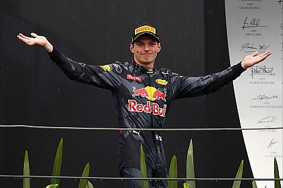 Verstappen arrasa con todo