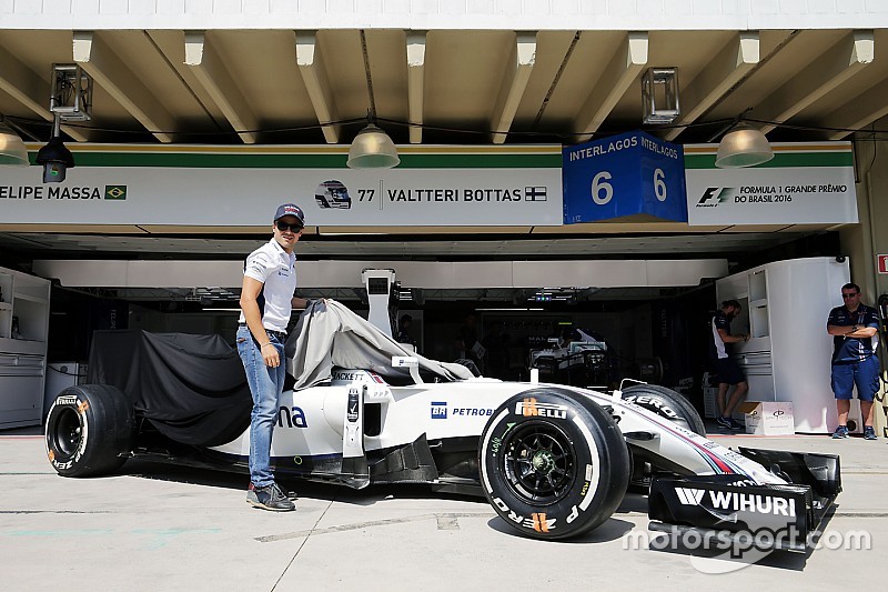 Felipe Massa, Williams FW38 con una decoraci&oacute;n especial en el Williams FW38 marcando su retiro de la
