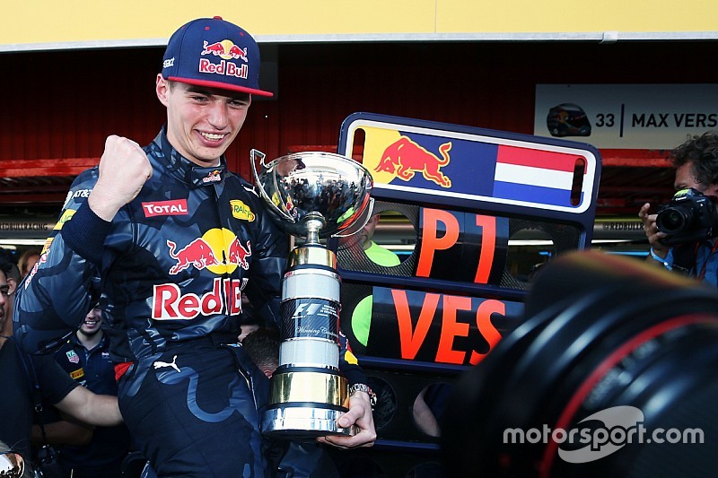 Race winner Max Verstappen, Red Bull Racing celebrates with the team