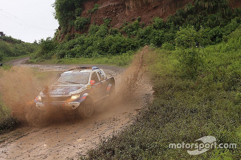 #320 Ford: Xavier Pons, Ricardo Torlaschi