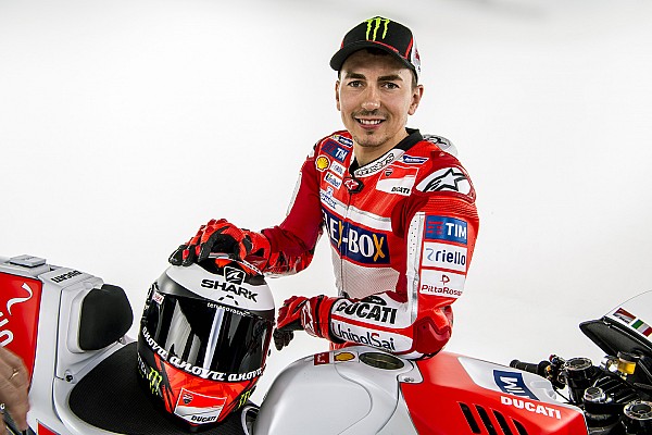 Lorenzo: &ldquo;Lo que sent&iacute; ayer solo lo puedes vivir en Ducati&rdquo;