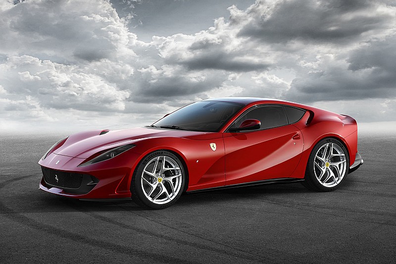 V12自吸引擎绝唱,法拉利发布812 Superfast
