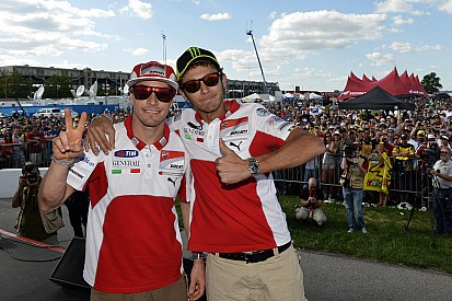 Pelas redes, mundo do esporte a motor manda apoio a Hayden