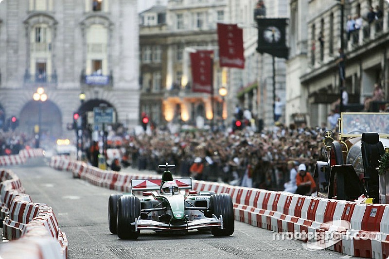 Martin Brundle in the Jaguar