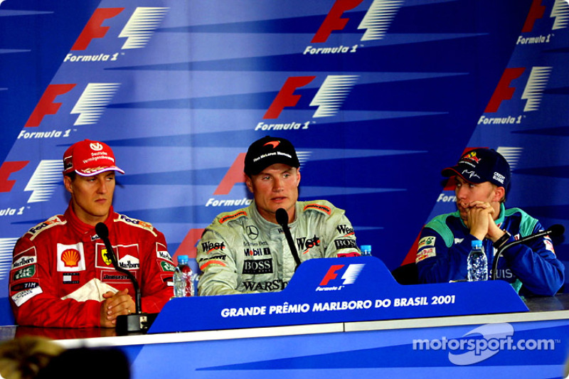 Le trio de tête en conférence de presse