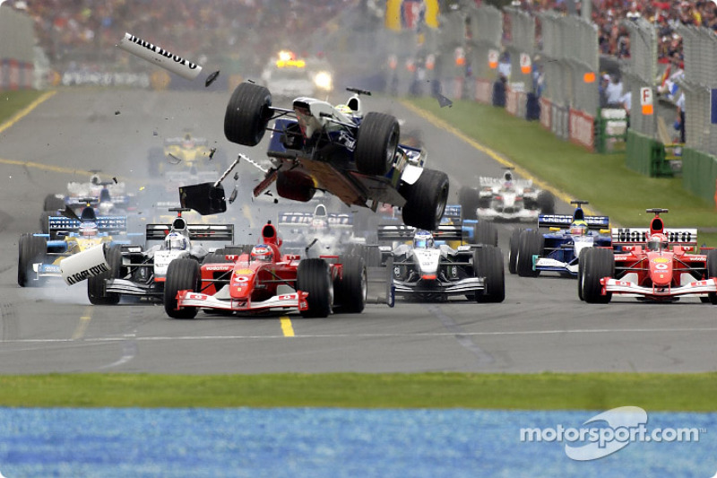 Já a temporada de 2002 começou um uma batida de grandes proporções, envolvendo o pole Barrichello e Ralf Schumacher, que lutavam pela liderança.