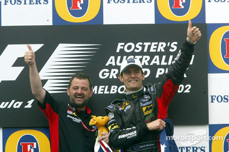 Mark Webber, Paul Stoddart y el canguro boxeador celebrando