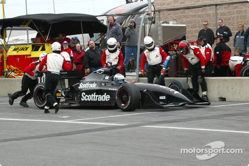 Arrêt au stand pour Robby McGehee