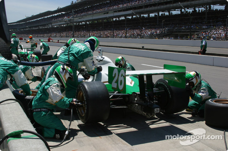Arrêt au stand pour Paul Tracy