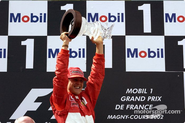 El podio: el ganador de la carrera y cinco veces Campeón del Mundo, Michael Schumacher