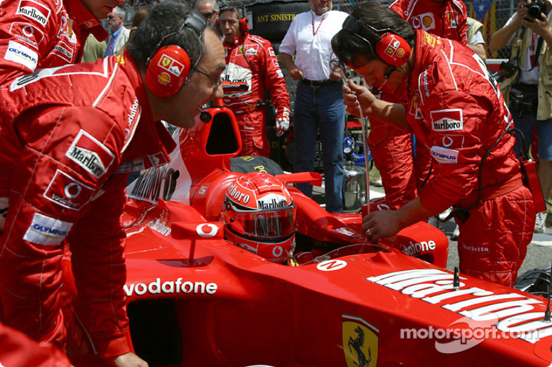 Michael Schumacher en la parrilla de salida