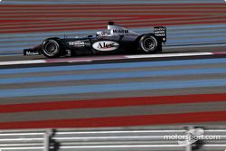 Alexander Wurz test de experimentele McLaren Mercedes MP4-18, die nooit in competitie zou komen