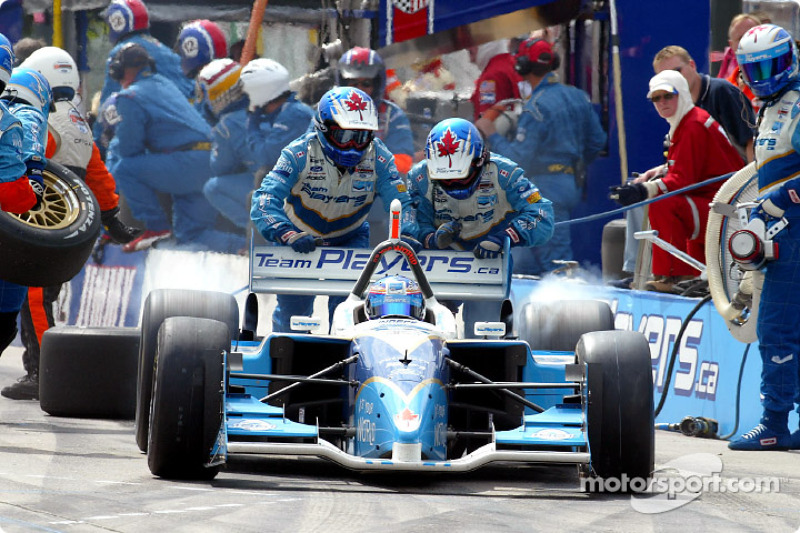 Arrêt au stand pour Paul Tracy