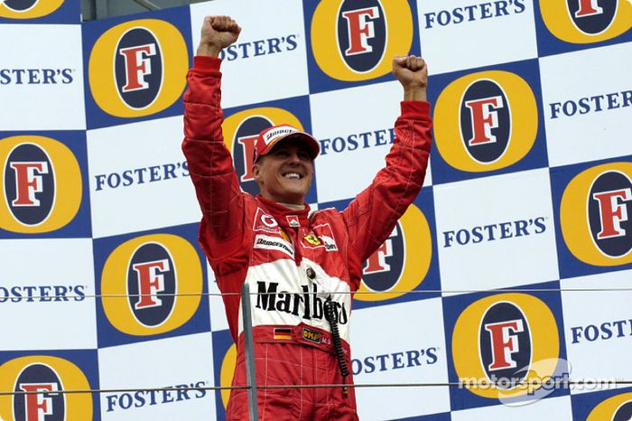 Podio: ganador de la carrera Michael Schumacher
