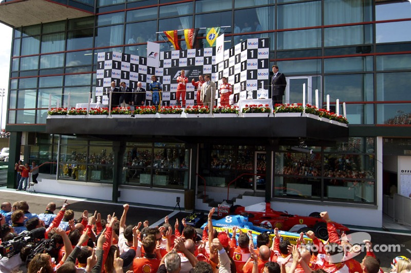 Podium: 1. Michael Schumacher, Ferrari; 2. Fernando Alonso, Renault; 3. Rubens Barrichello, Ferrari