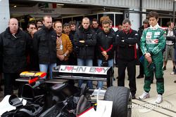 Bas Leinders, Zsolt Baumgartner, Gianmaria Bruni, Paul Stoddart, Mark Webber and Minardi team member