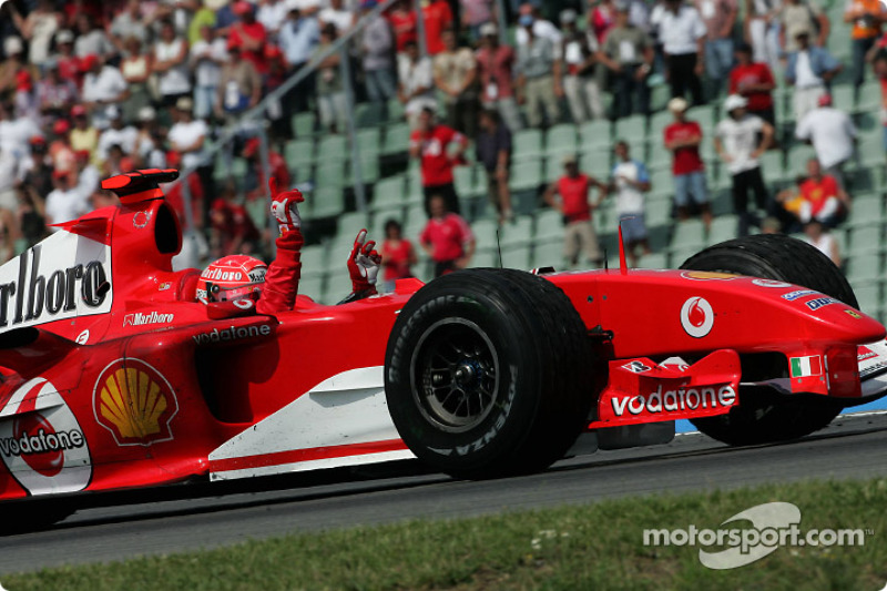 Ganador de la carrera Michael Schumacher celebra