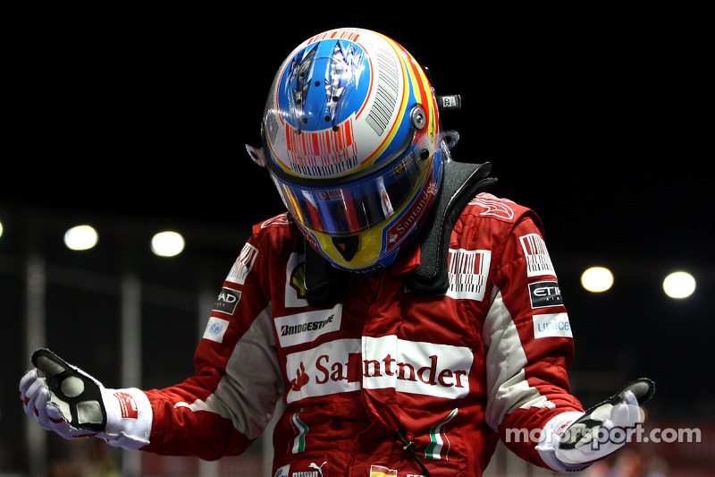 Grand Chelem (pole, victoria, vuelta rápida y liderar todas las vueltas): 1 (Singapur 2010)