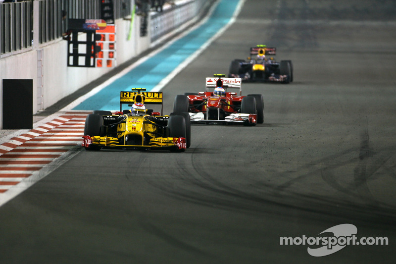 Vitaly Petrov, Renault F1 Team