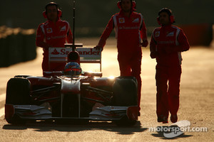 Fernando Alonso, Scuderia Ferrari stops on track at the end of the session