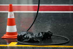 Lluvia fuerte en el Circuito de Cataluña para el último día de pruebas, el pitlane