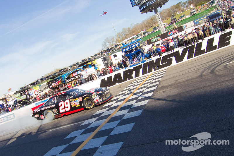 2011, Martinsville 1: Kevin Harvick (Childress-Chevrolet)