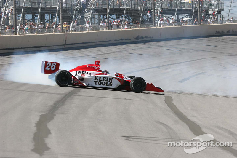 A second burn out for Dan Wheldon