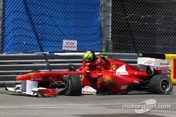 Felipe Massa, Scuderia Ferrari has a crash