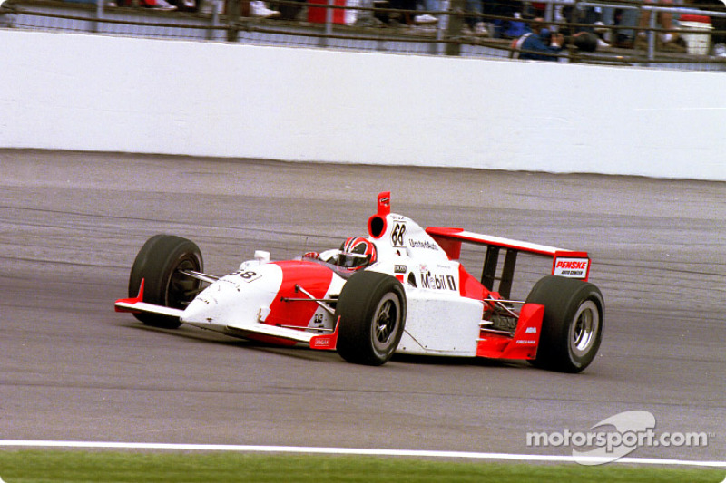 Ganador de la carrera Helio Castroneves