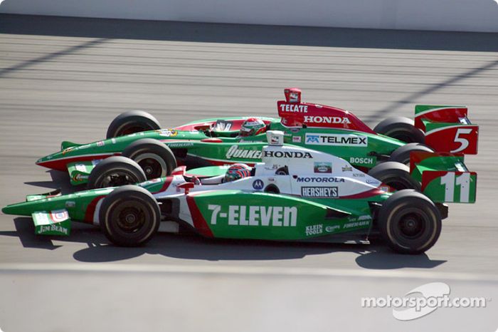 Tony Kanaan y Adrián Fernández