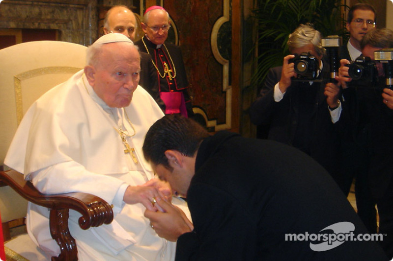 Marlboro Team Penske driver Helio Castroneves had the once-in-a-lifetime opportunity to meet Pope Jo