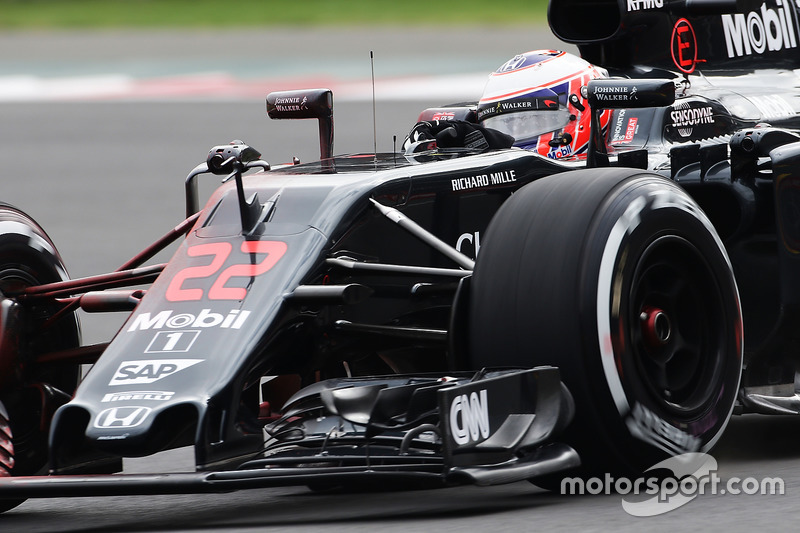 McLaren MP4-31 mit Infrarotkameras