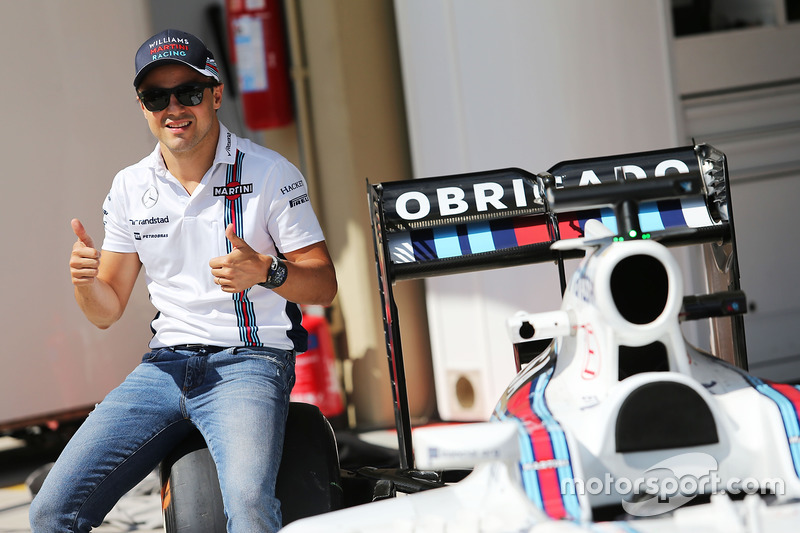 Felipe Massa con una decoración especial en el Williams FW38 por su retirada de la F1