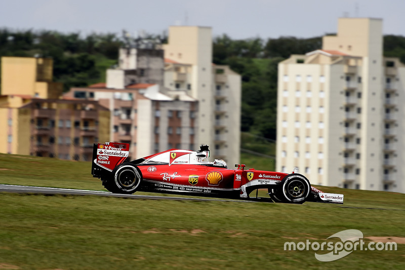 Para facilitar ultrapassagens, Interlagos terá duas zonas de DRS: na reta dos boxes e na reta oposta. Em 2016, os carros chegaram a incríveis 338 km/h na zona de medição.
