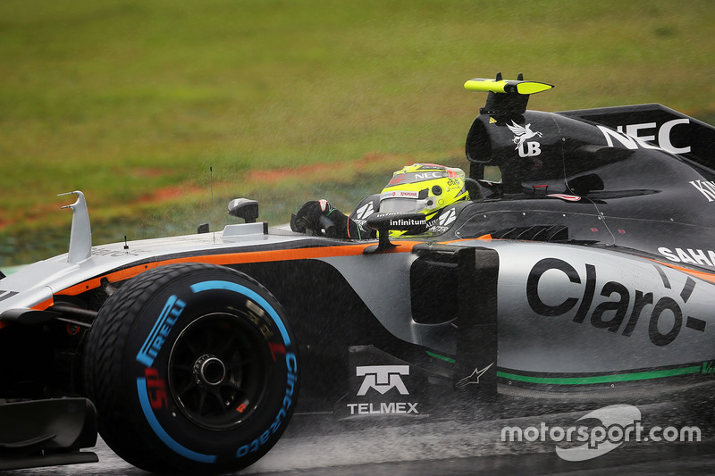 Sergio Pérez logró un gran cuarto puesto tras el ataque de Verstappen