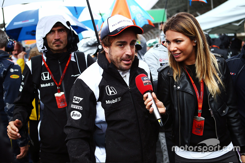 Fernando Alonso logró remontar hasta la 10ª posición final