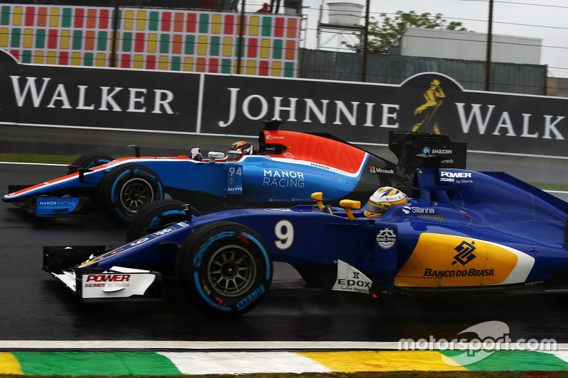 Marcus Ericsson, Sauber C35, Pascal Wehrlein, Manor Racing MRT05