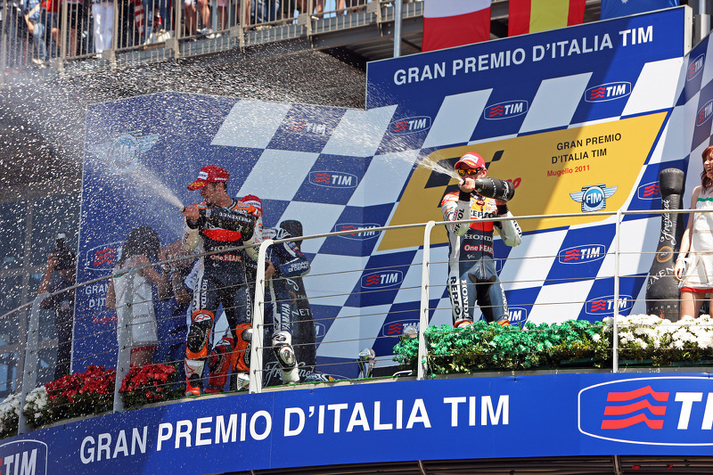 Podium: Champagner für Sieger Jorge Lorenzo, 2. Andrea Dovizioso, 3. Casey Stoner