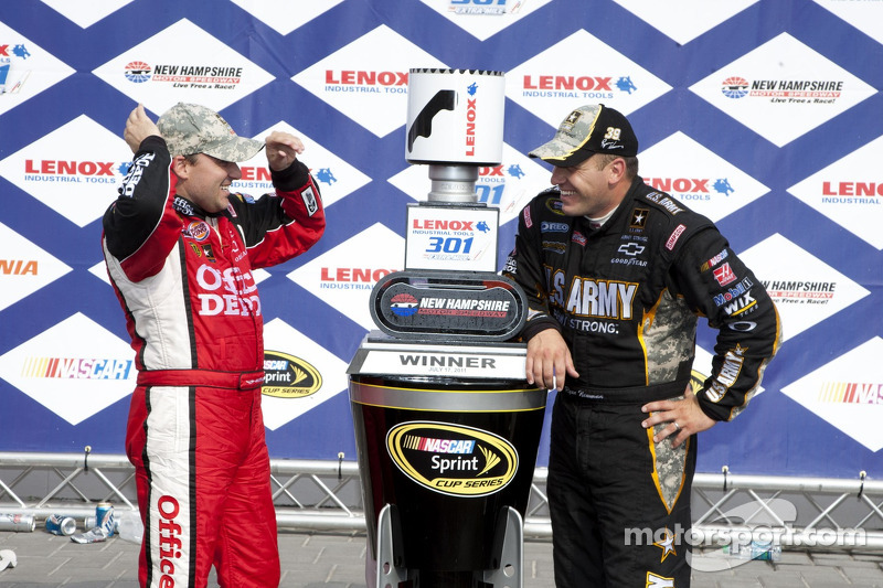 Tony Stewart, Stewart-Haas Racing Chevrolet en Ryan Newman, Stewart-Haas Racing Chevrolet