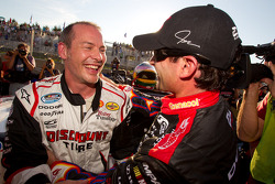 Pole Jacques Villeneuve, Penske Racing Dodge viert met 2de Alex Tagliani, Penske Racing Dodge