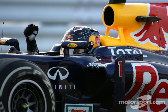 Sebastian Vettel, campeón del mundo de F1 2011, celebra su título