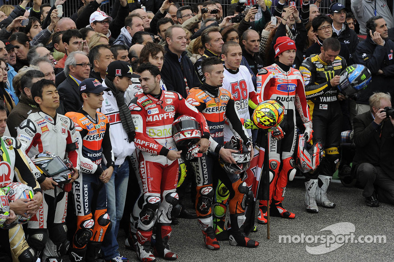 2011 - Le paddock uni dans la peine