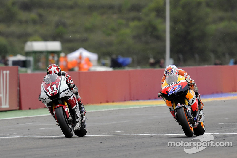 Fotofinish: Casey Stoner vor Ben Spies