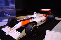 McLaren-Honda MP4/4 - 1988 GP da Alemanha, dirigido por Ayrton Senna no caminho de seu primeiro campeonato mundial