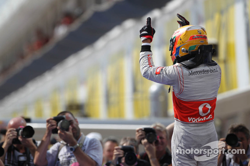 Ganador de la carrera Lewis Hamilton, McLaren Mercedes