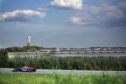David Coulthard pilote la Red Bull F1 à New York