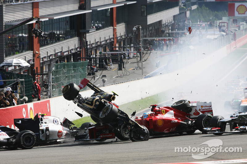 A crash at the start involving Lewis Hamilton, McLaren, Romain Grosjean, Lotus F1, Fernando Alonso, Ferrari, Kamui Kobayashi, Sauber