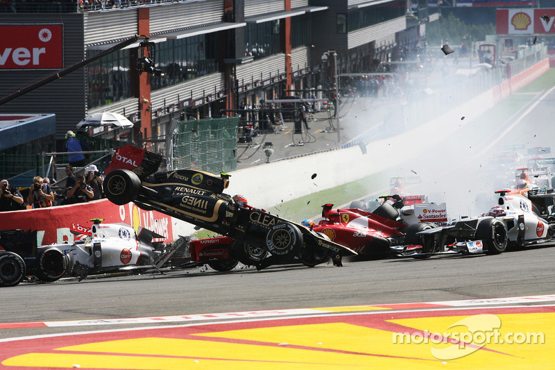 A crash at the start involving Lewis Hamilton, McLaren, Romain Grosjean, Lotus F1, Fernando Alonso, Ferrari, Kamui Kobayashi, Sauber