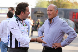 Alejandro Agag, Barwa Addax Team Principal met Ron Dennis, McLaren Executive Chairman