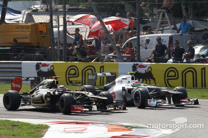 Kimi Raikkonen, Lotus Renault F1 Team y Sergio Pérez, Sauber F1 Team